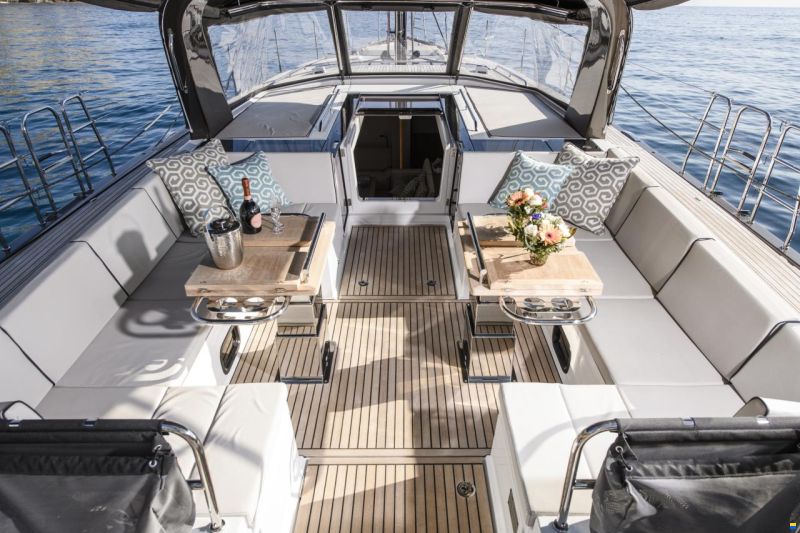 Beneteau Oceanis yacht 62