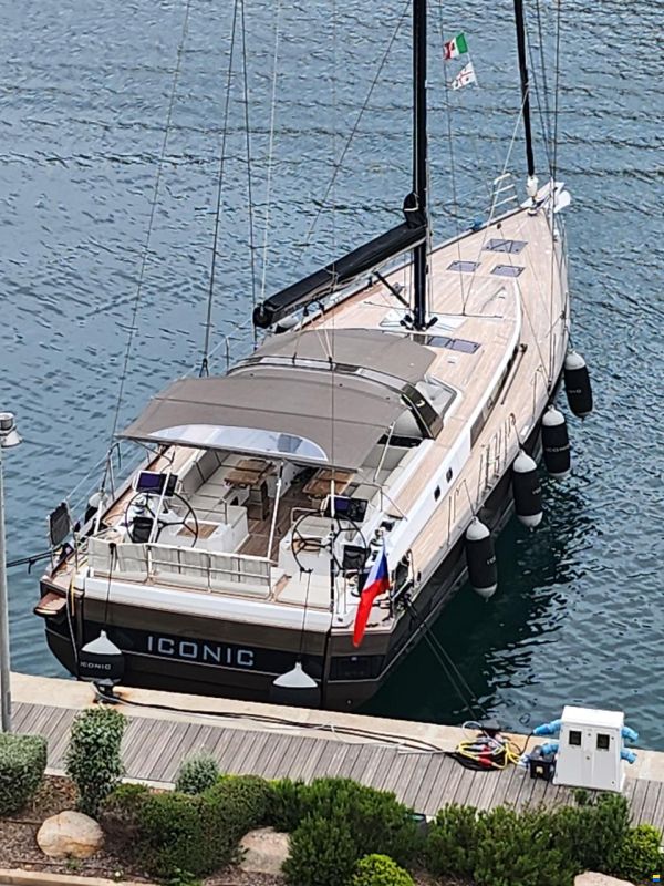 Beneteau Oceanis yacht 62