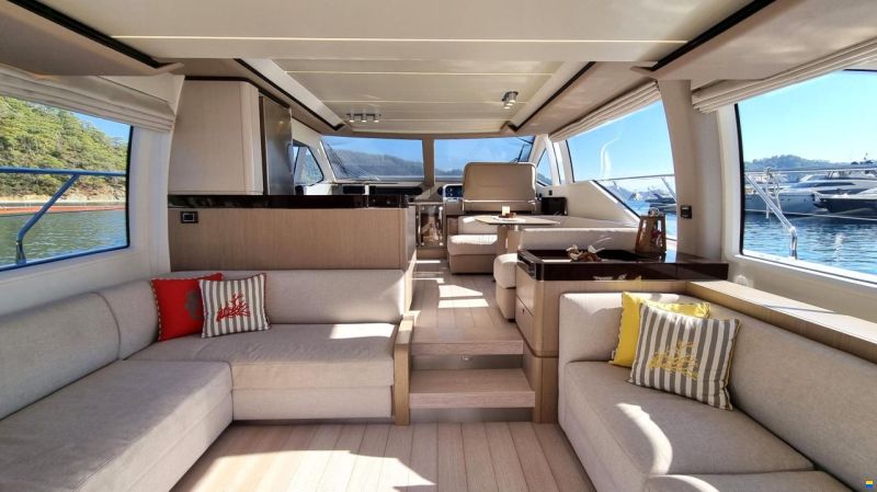 Azimut Flybridge 66