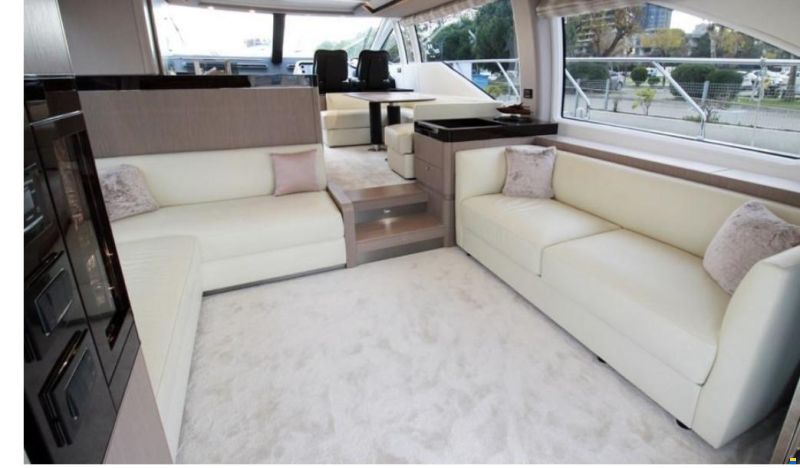 Azimut Flybridge 66