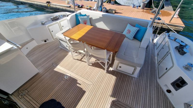 Azimut Flybridge 66
