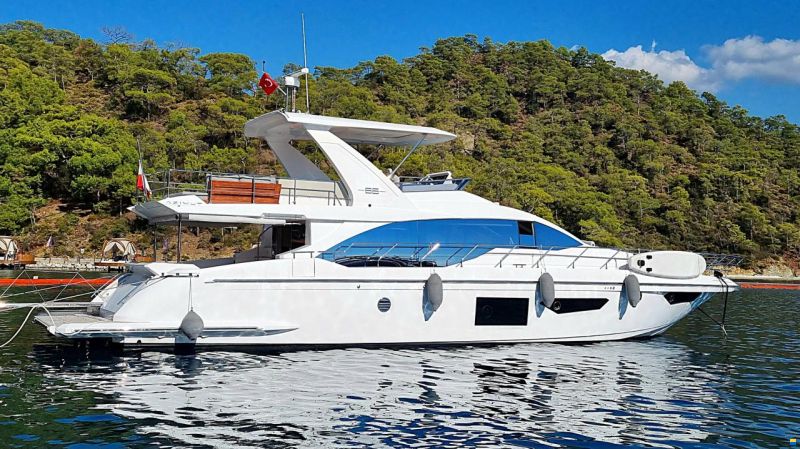 Azimut Flybridge 66