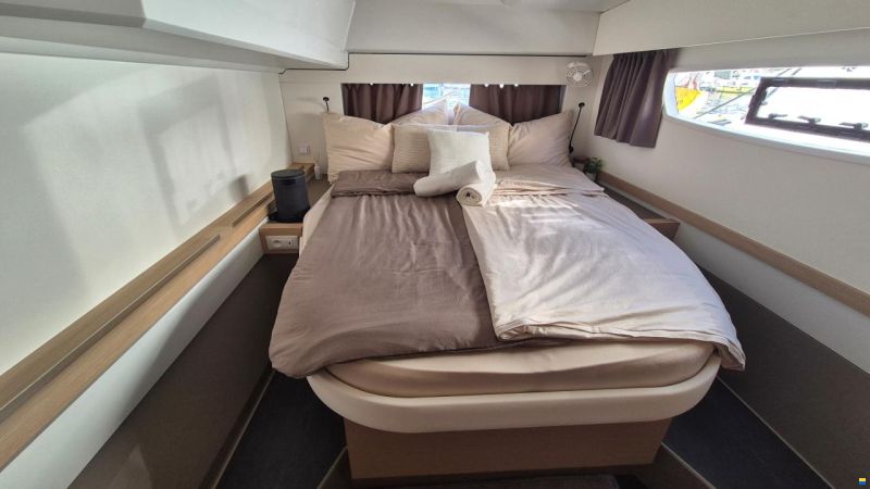 Fountaine Pajot Astrea 42