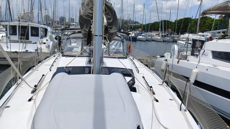Dufour 470