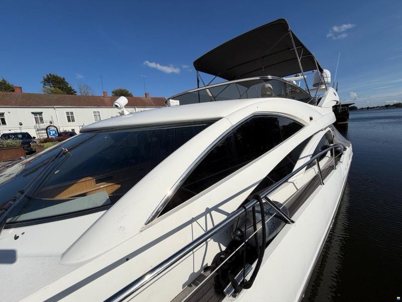 Sunseeker Manhattan 64