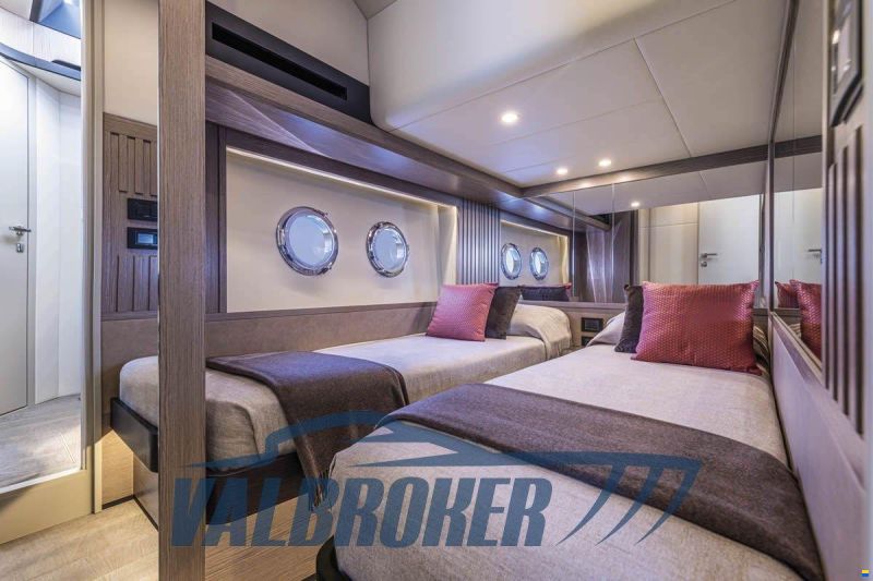 Absolute Navetta 53