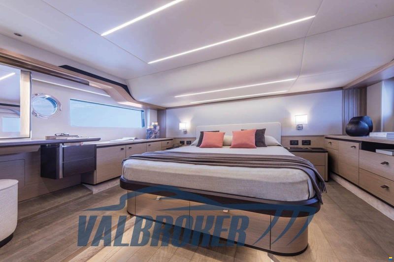 Absolute Navetta 53