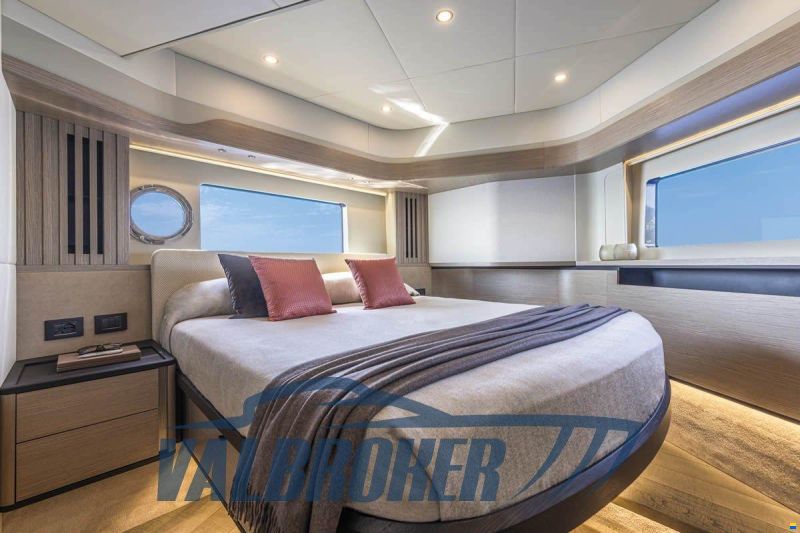 Absolute Navetta 53
