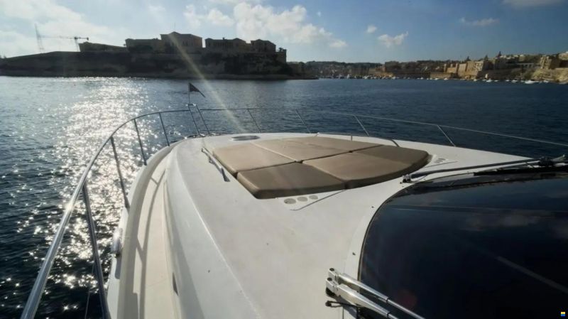 Sunseeker Predator 64