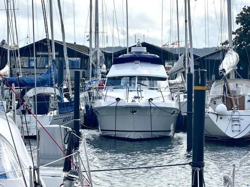 Riviera 925 Flybridge