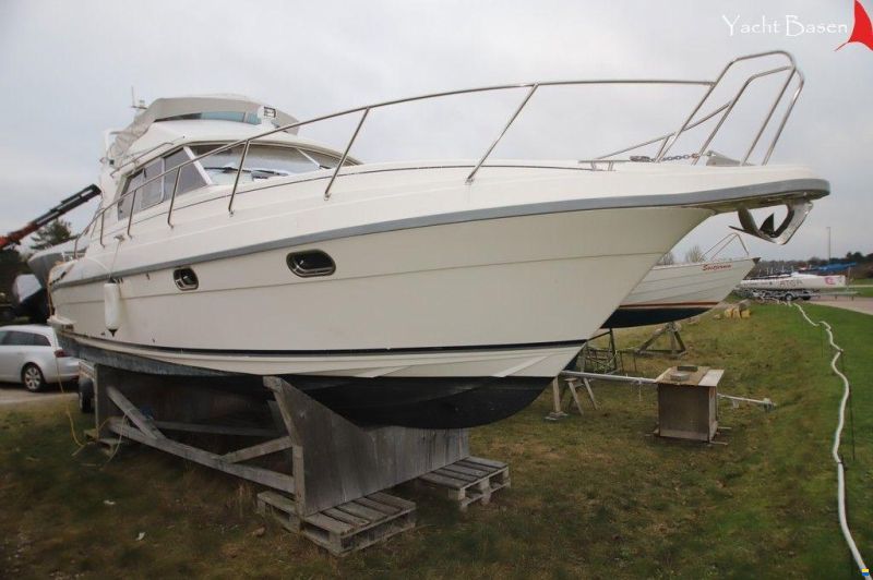 Riviera 925 Flybridge