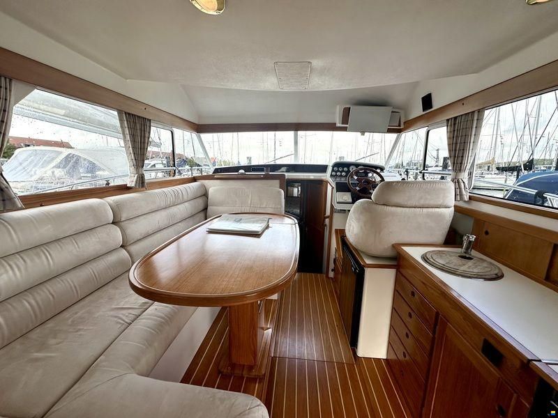 Riviera 925 Flybridge