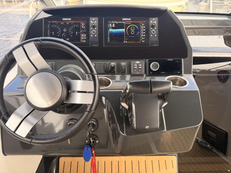 Quicksilver 875 Sundeck