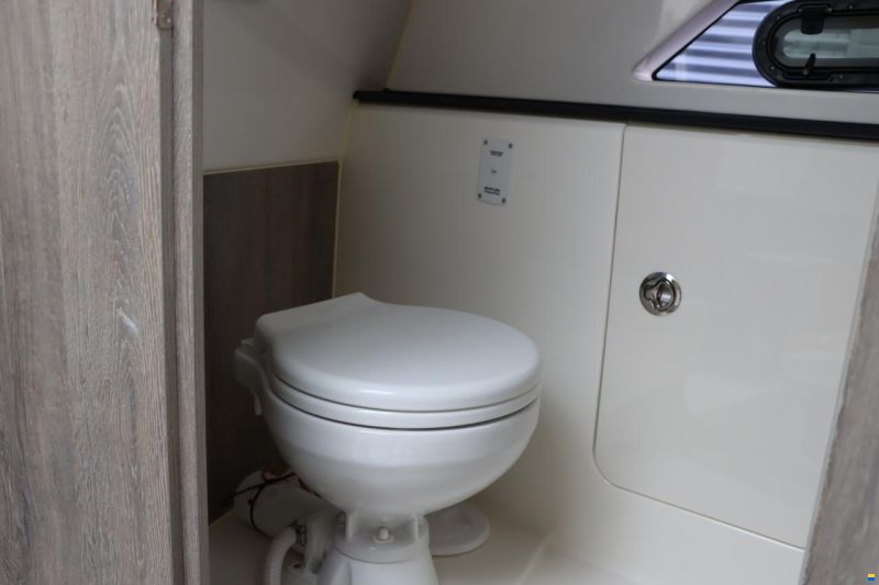 Quicksilver 875 Sundeck