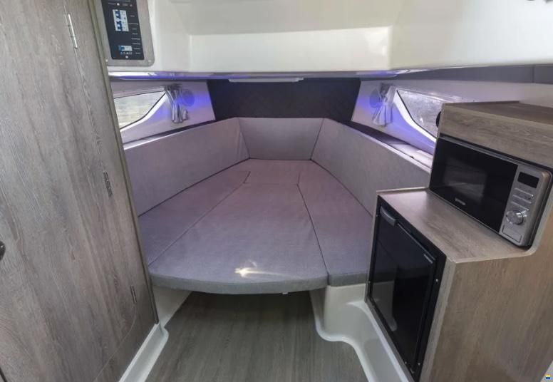 Quicksilver 875 Sundeck