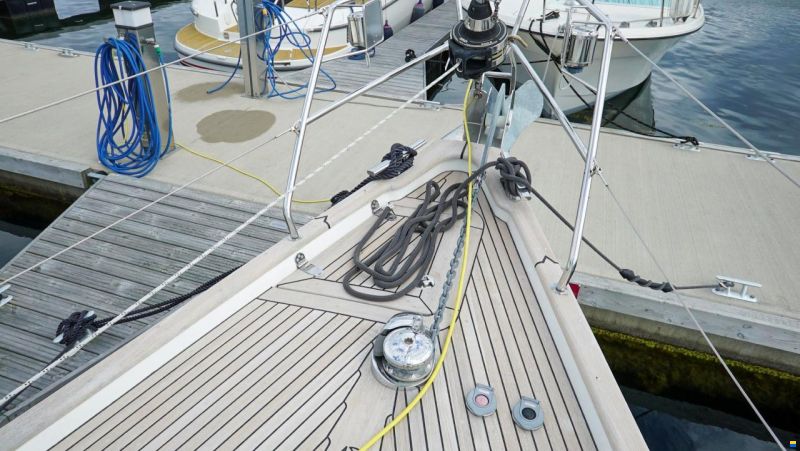 Hallberg-Rassy 37
