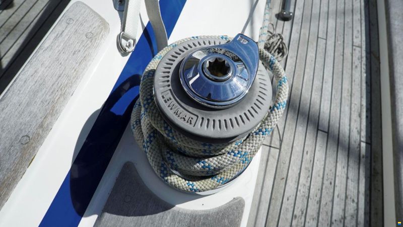 Hallberg-Rassy 37