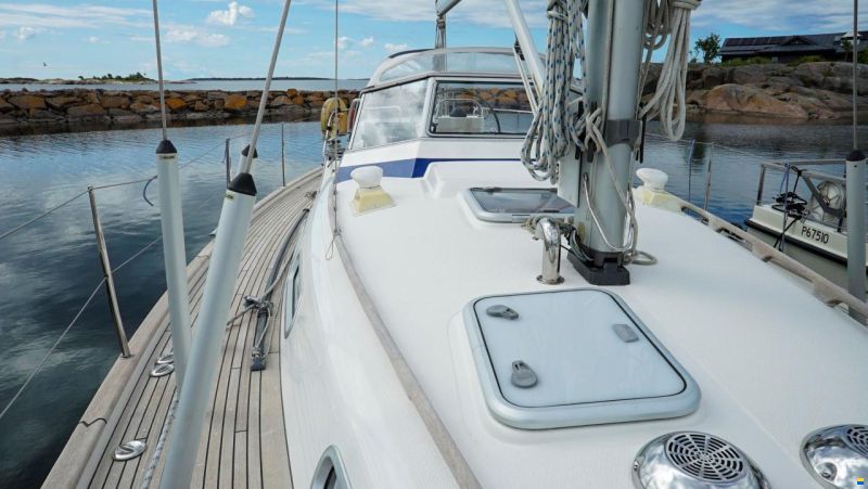 Hallberg-Rassy 37