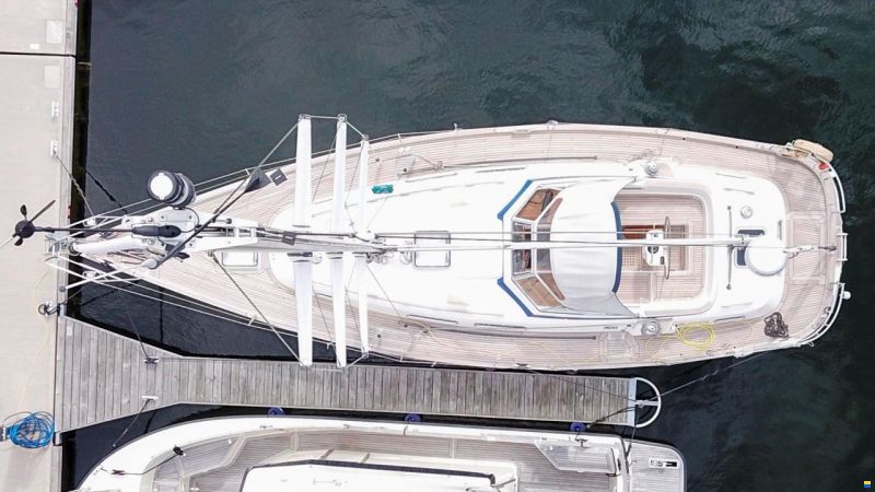 Hallberg-Rassy 37
