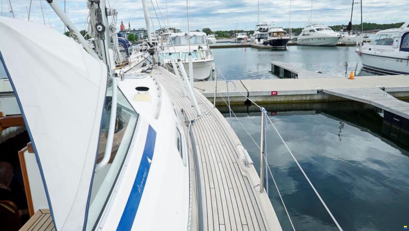 Hallberg-Rassy 37