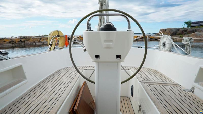 Hallberg-Rassy 37