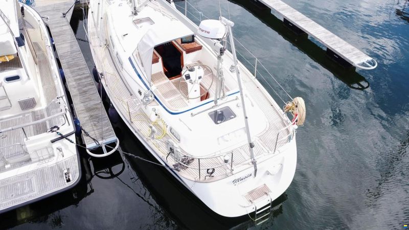 Hallberg-Rassy 37