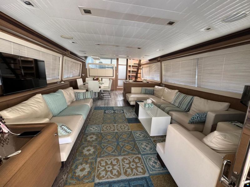 Ferretti 800