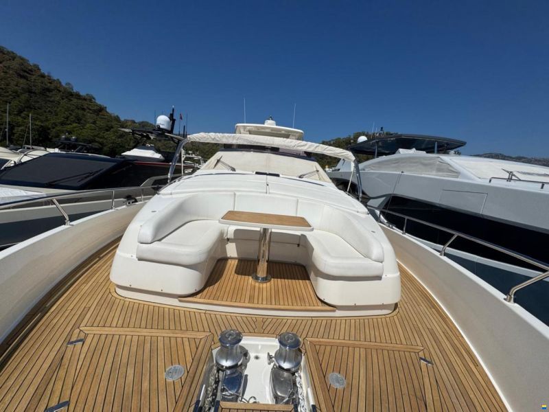 Ferretti 800