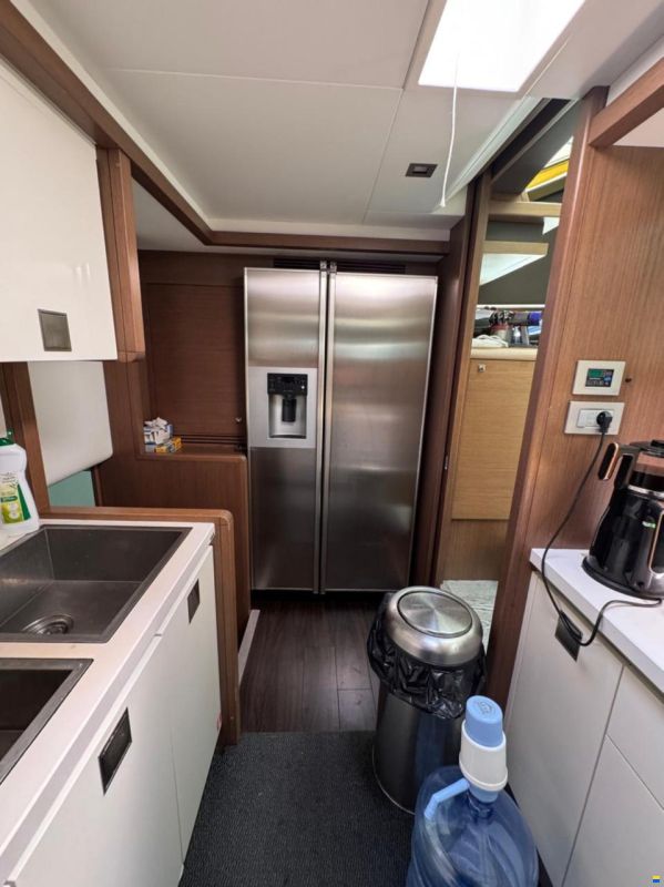 Ferretti 800