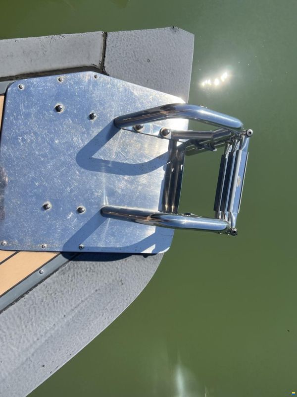 XO Boats EXPLORER