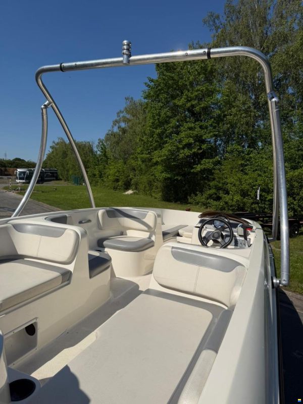 Bayliner Élément xl