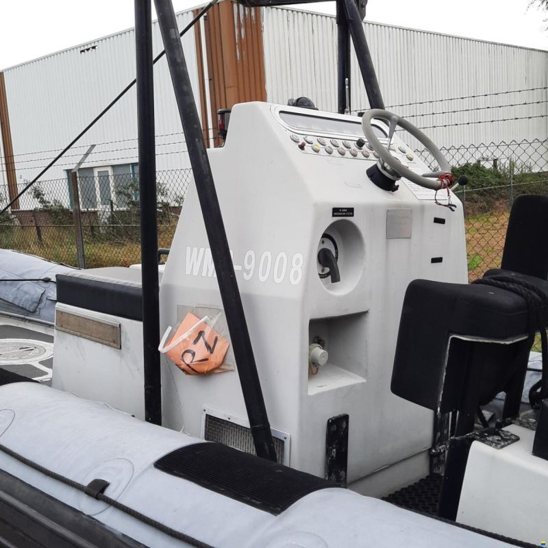 RHIB 700