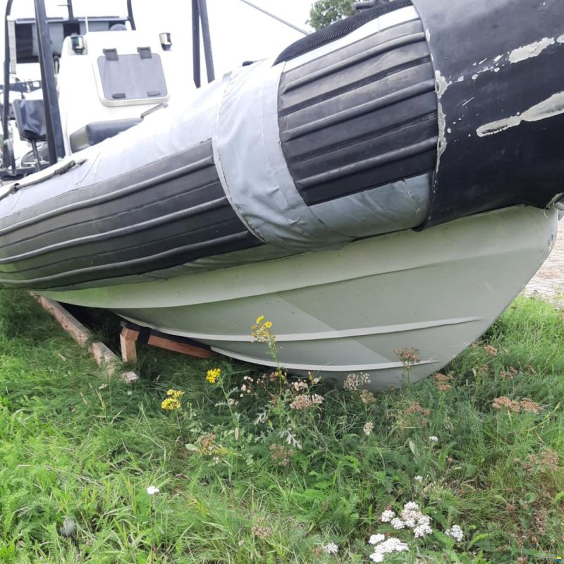 RHIB 700