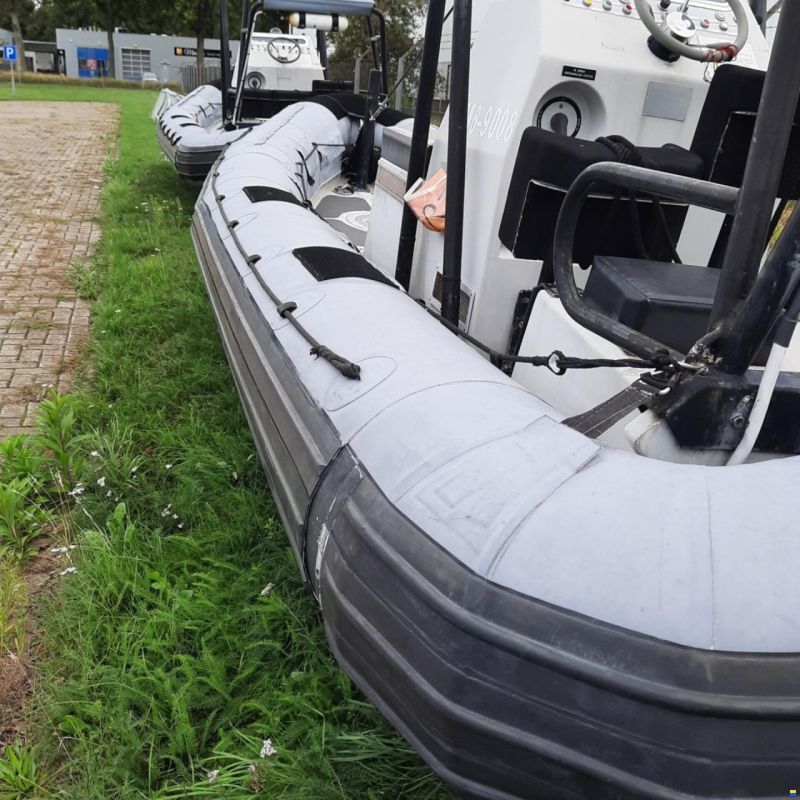 RHIB 700