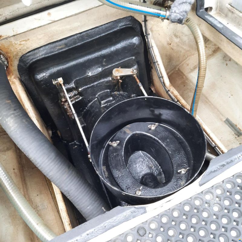 RHIB 700