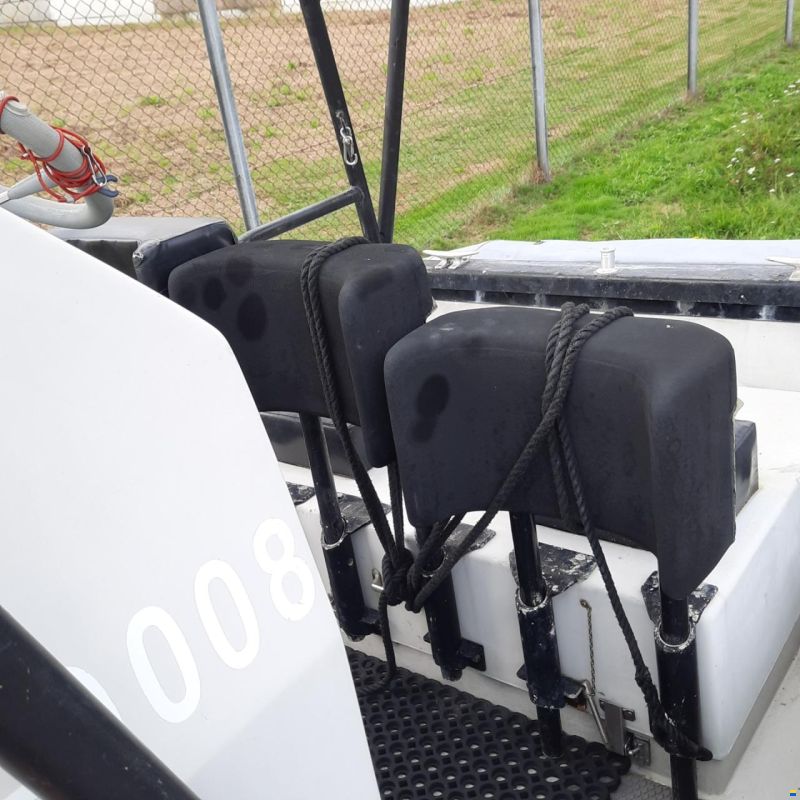 RHIB 700