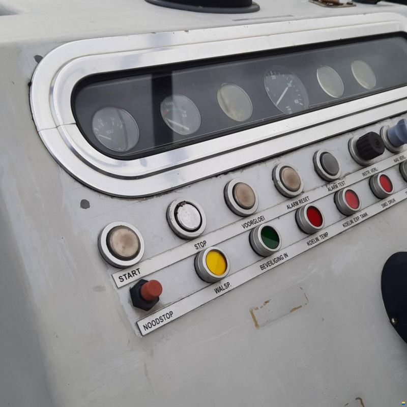 RHIB 700