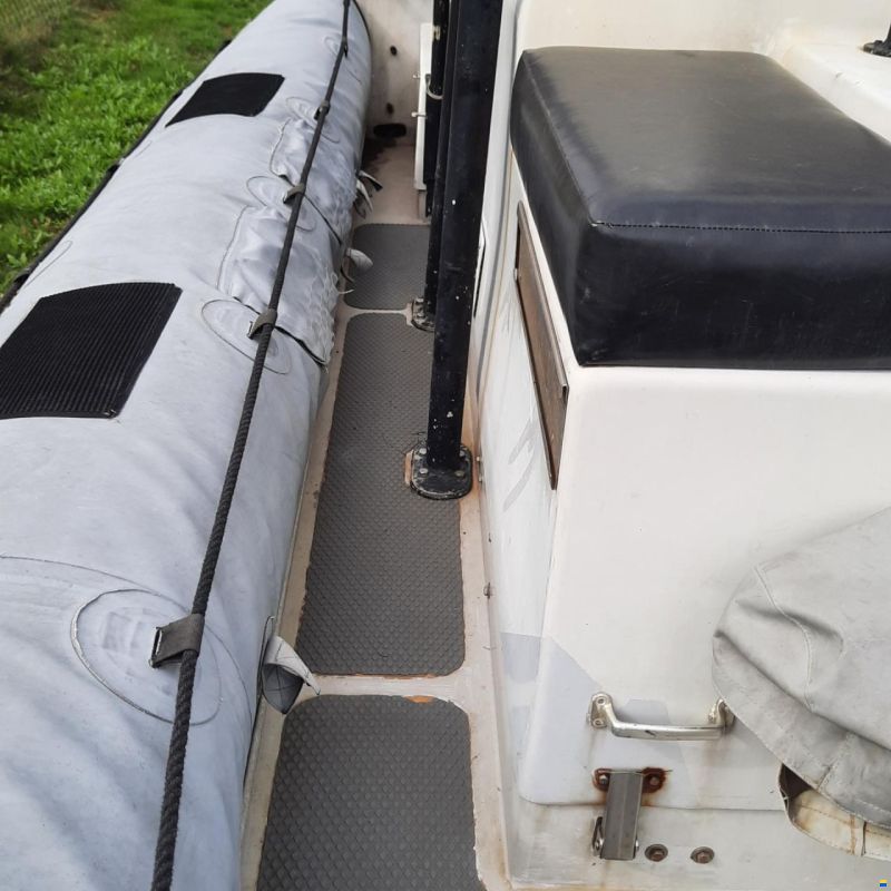 RHIB 700