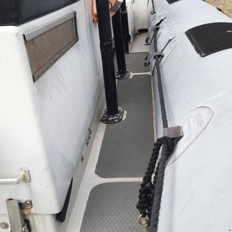 RHIB 700