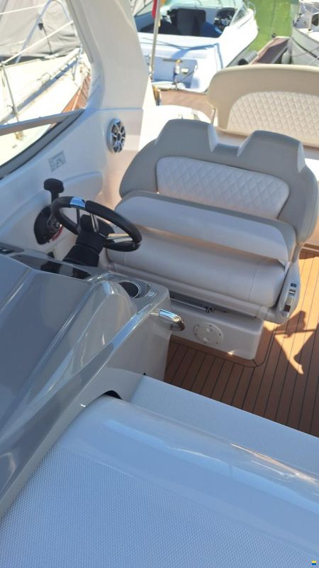 Chaparral Signature 270