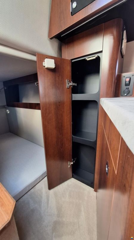 Chaparral Signature 270