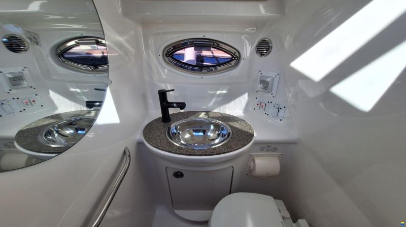 Chaparral Signature 270