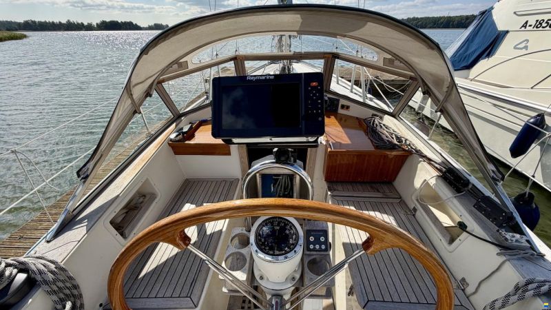 Hallberg-Rassy 352