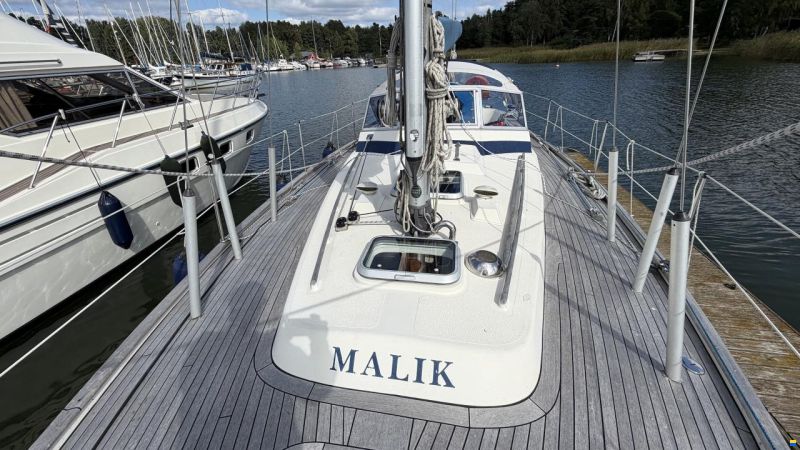 Hallberg-Rassy 352