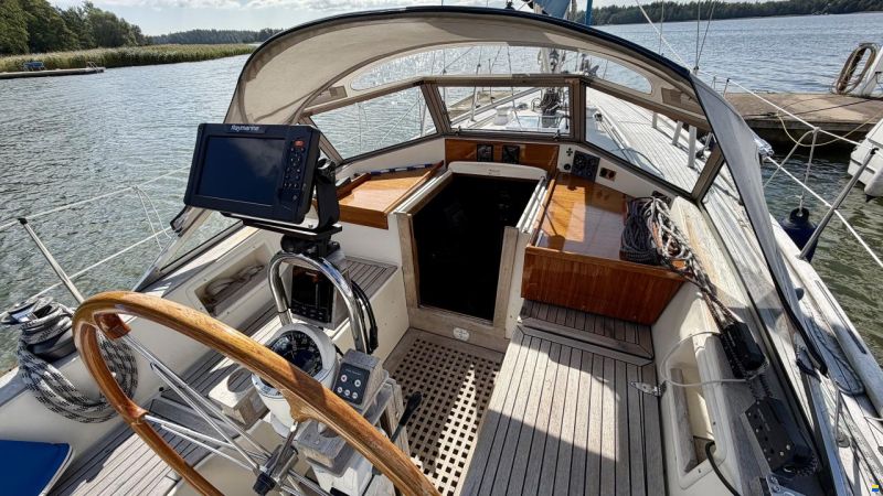 Hallberg-Rassy 352