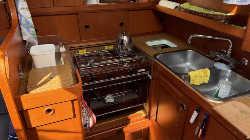 Hallberg-Rassy 352