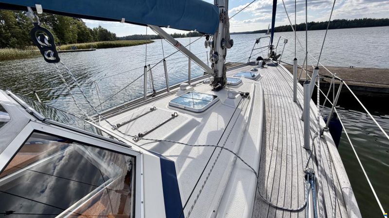 Hallberg-Rassy 352