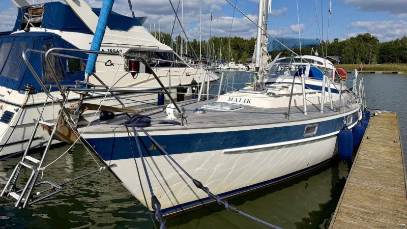 Hallberg-Rassy 352