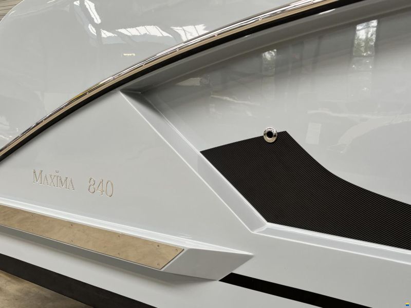 Maxima 840 Tender