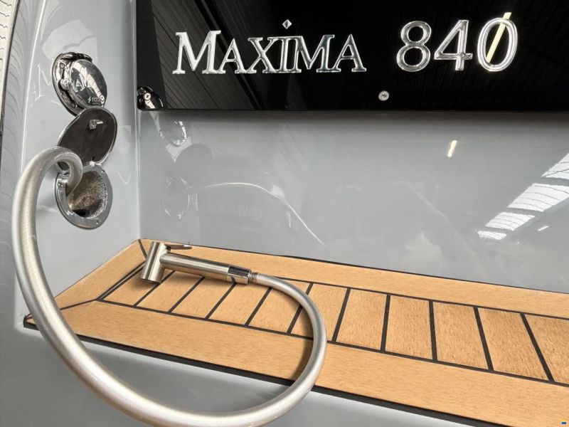 Maxima 840 Tender